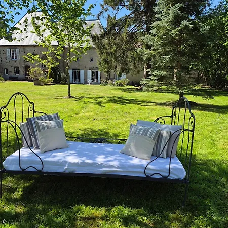 La Batisse De Penzion Bromont-Lamothe
